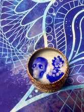 Load image into Gallery viewer, Skull and Succulents Tin 4oz