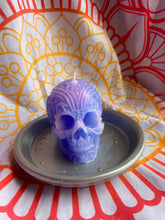 Load image into Gallery viewer, Patterned Skull Candle
