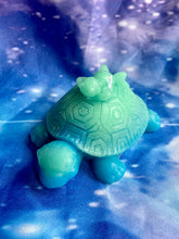 Load image into Gallery viewer, Turtle and Frog Candle
