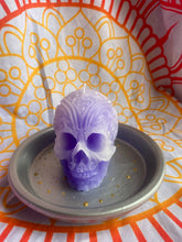 Load image into Gallery viewer, Patterned Skull Candle
