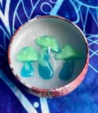 Load image into Gallery viewer, Merry Mushroom Tin 4oz
